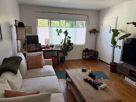1927 11th St, Unit C in Santa Monica, CA - Building Photo