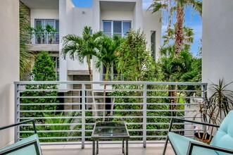 4010 NW 18th Way in Boca Raton, FL - Building Photo - Building Photo