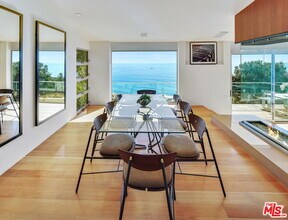 17452 Revello Dr in Los Angeles, CA - Building Photo - Building Photo