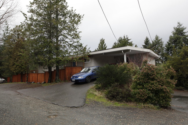 Ravenna Terrace Apartments in Seattle, WA - Foto de edificio - Building Photo