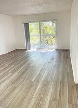 7800 Camino Real in Miami, FL - Building Photo - Building Photo