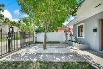 6430 NE 1st Ct in Miami, FL - Building Photo - Building Photo