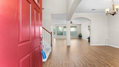 9722 Therrell Dr in Houston, TX - Foto de edificio - Building Photo