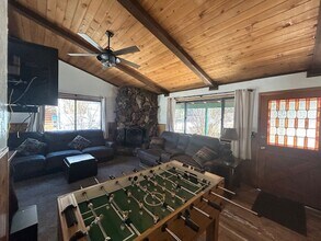 42720 Peregrine Ave in Big Bear Lake, CA - Building Photo - Building Photo