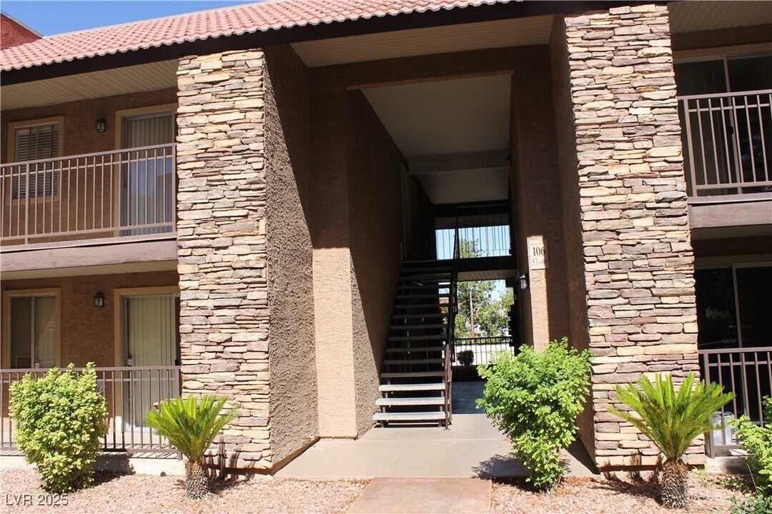 4310 Sandy River Dr in Las Vegas, NV - Foto de edificio