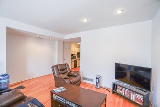 1811 N Wells St-Unit -1 in Chicago, IL - Building Photo - Building Photo