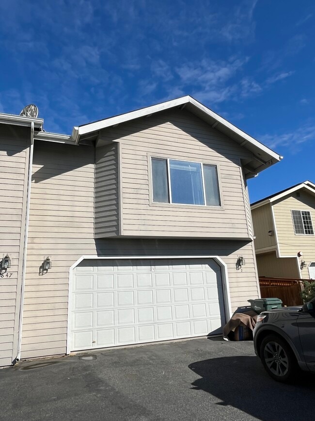 8847 Lakehurst Dr, Unit 2