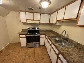 7110 W Highland Ave in Phoenix, AZ - Building Photo - Building Photo