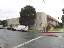 Continental Apartments in North Hollywood, CA - Foto de edificio - Building Photo