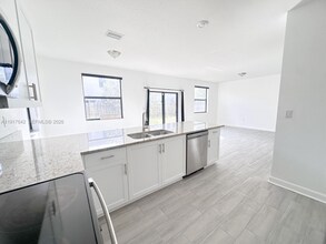 8472 SW 29th St in Miramar, FL - Building Photo - Building Photo