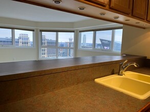 433 S 7th St, Unit #2102 in Minneapolis, MN - Building Photo - Building Photo