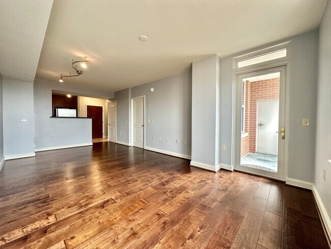 11760 Sunrise Valley Dr in Reston, VA - Building Photo - Building Photo