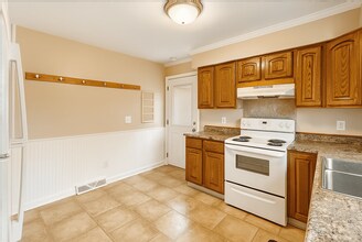 4548 Sycamore St in Holt, MI - Building Photo - Building Photo