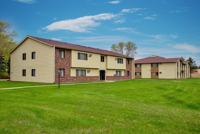 Spruce Place Apartments in Fergus Falls, MN - Building Photo - Building Photo