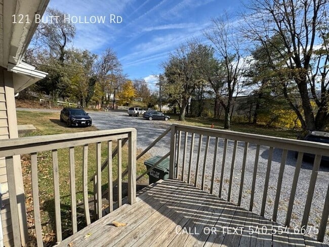 121 Butt Hollow Rd