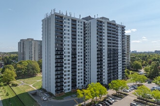 125 Bamburgh Circle in Toronto, ON - Building Photo - Building Photo