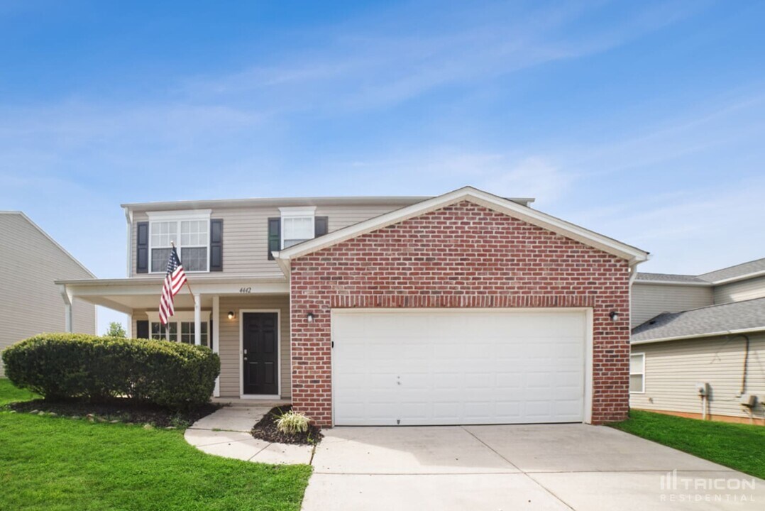 4442 Vernon Cir SE in Kernersville, NC - Building Photo