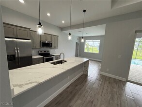 928 NE 3rd Ave in Cape Coral, FL - Building Photo - Building Photo