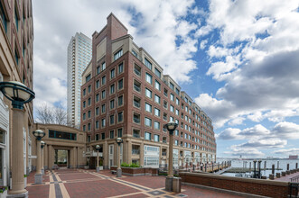 Rowes Wharf Condominiums in Boston, MA - Building Photo - Primary Photo