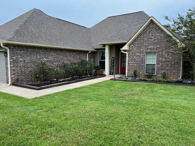 957 Lebleu Rd in Leesville, LA - Building Photo - Building Photo