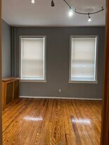 3432 38th St, Unit First floor in Long Island City, NY - Building Photo