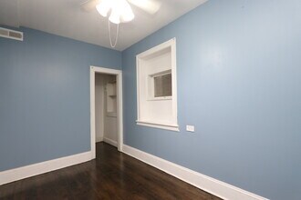 2242 N Mason Ave in Chicago, IL - Building Photo - Building Photo