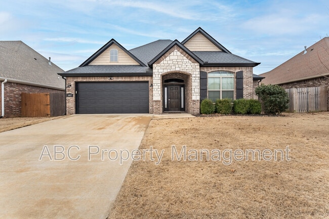 property at 3407 SW Mistletoe Ave