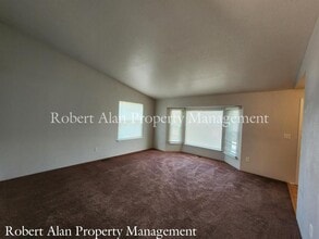 1006 SW Nye Ave in Pendleton, OR - Building Photo - Building Photo