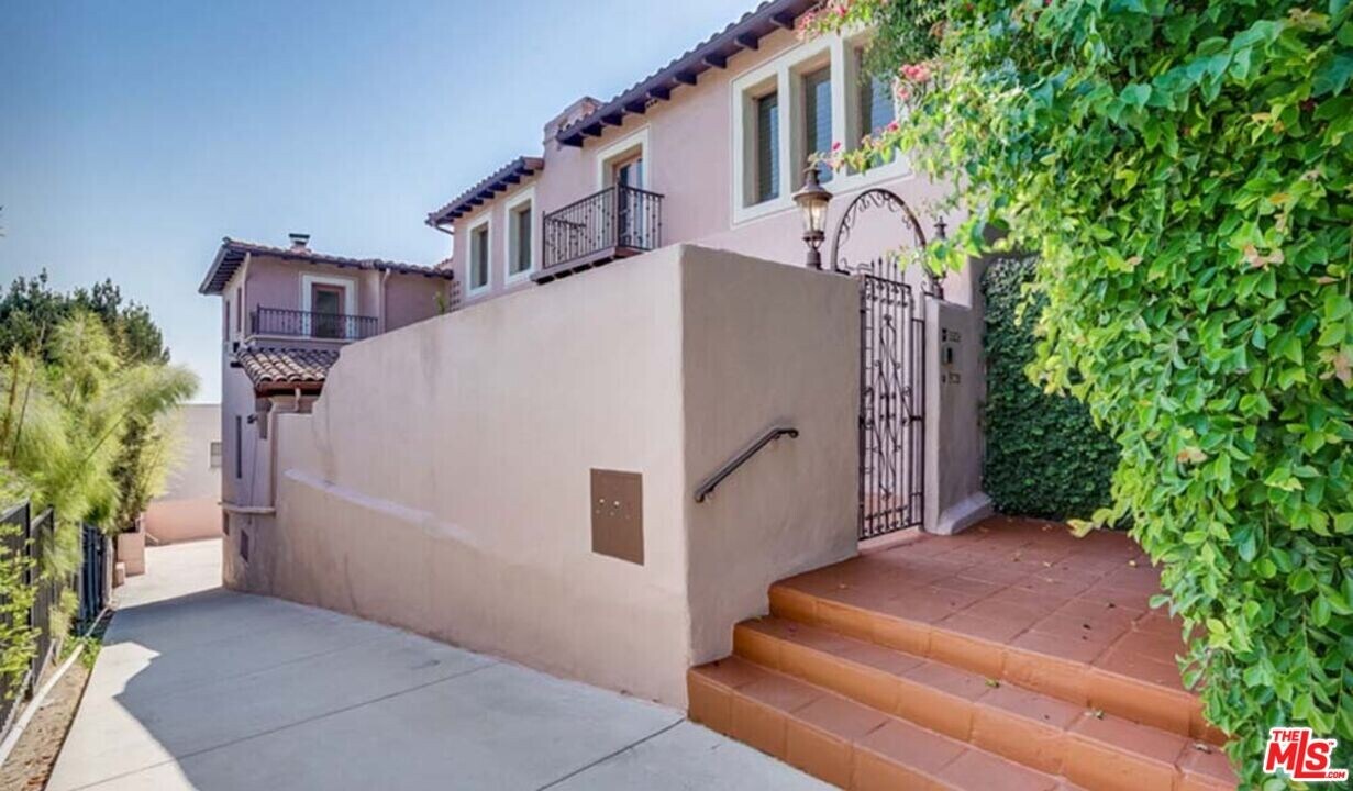 3306 Waverly Dr in Los Angeles, CA - Building Photo