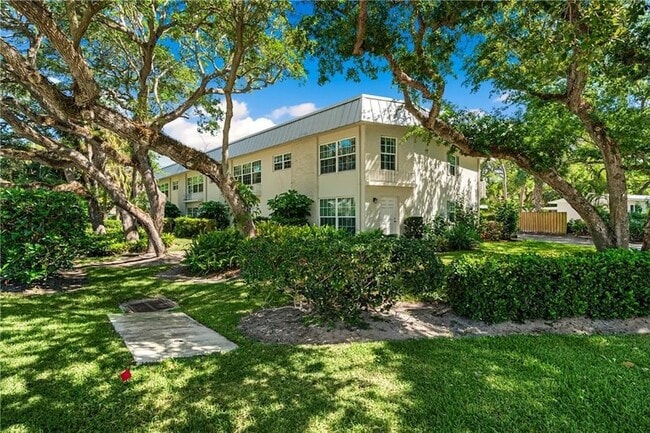 property at 900 Jasmine Ln