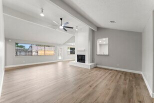 1111 Tanglewild Ln in Richmond, TX - Building Photo