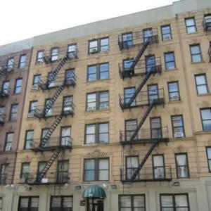 338 E 100th St in New York, NY - Building Photo - Building Photo