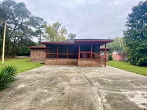 36 Gumtree Rd in Hilton Head Island, SC - Foto de edificio - Building Photo