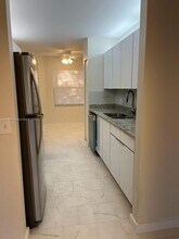 1351 SW 125th Ave in Pembroke Pines, FL - Foto de edificio - Building Photo