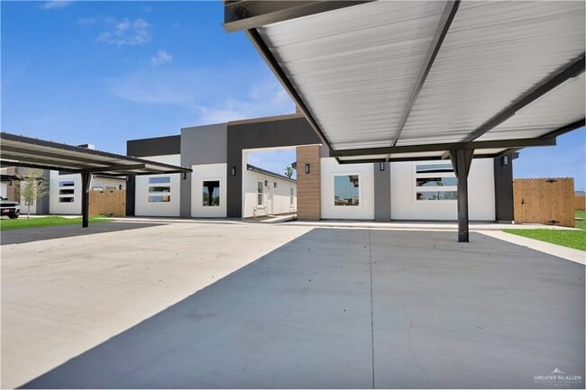609 Buccaneer Dr in Hidalgo, TX - Building Photo - Building Photo