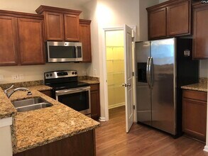 636 Spanish Oak Dr in West Columbia, SC - Building Photo - Building Photo