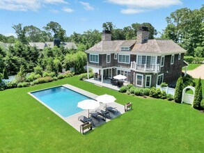 21 Barn Ln in Bridgehampton, NY - Building Photo - Building Photo