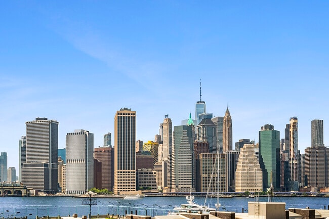 360 Furman St in Brooklyn, NY - Building Photo - Building Photo