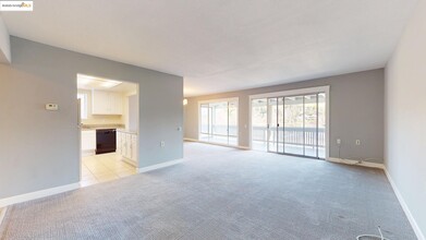 1117 Golden Rain Rd in Walnut Creek, CA - Building Photo - Building Photo