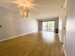2801 NW 47th Ter, Unit 105B in Lauderdale Lakes, FL - Building Photo - Building Photo