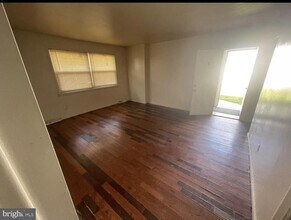 209 Narberth Ave in Washington Township, NJ - Foto de edificio - Building Photo