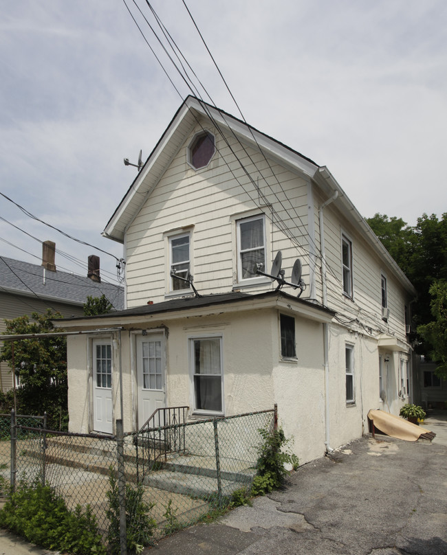 16 Grove St in Glen Cove, NY - Building Photo - Building Photo