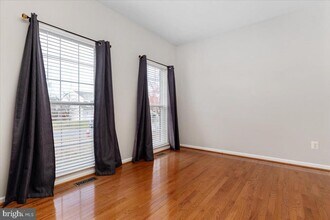 18688 Potomac Station Dr in Leesburg, VA - Building Photo - Building Photo