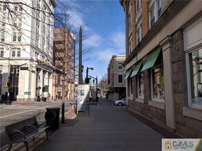 385 George St-Unit -2C in New Brunswick, NJ - Building Photo - Building Photo