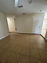 571 Imperial Pl in Kissimmee, FL - Building Photo - Building Photo