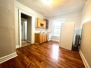 96 Waldo Ave in Jersey City, NJ - Building Photo - Building Photo