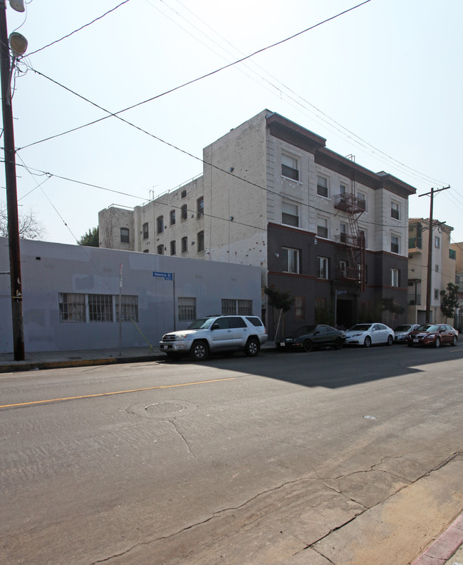 Valencia Apartments in Los Angeles, CA - Building Photo - Building Photo