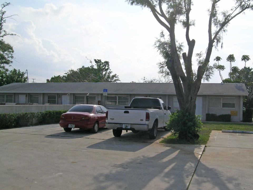 1219 19th Ave N in Lake Worth, FL - Building Photo