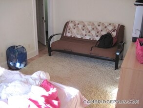 24 Chauncy St, Unit 18 in Cambridge, MA - Foto de edificio - Building Photo