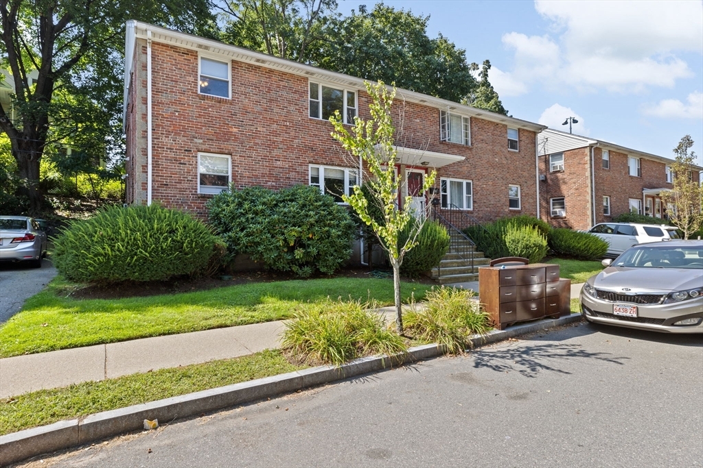 58 Aldrich Rd, Unit B in Watertown, MA - Foto de edificio